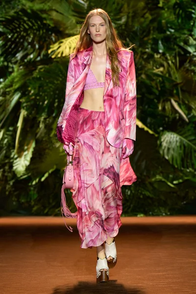 Look 4
